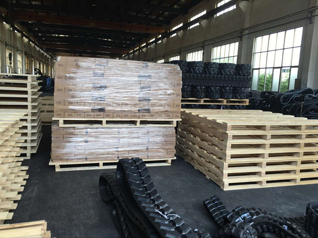 Industrial Kubota Replacement Excavator Rubber Tracks Less Vibration