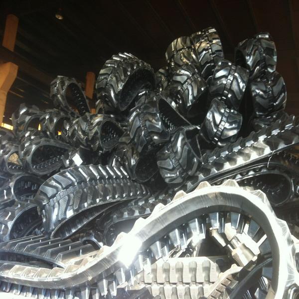 Joint Free Mini CAT Tracks , 48mm Pitch Rubber Tank Tracks 250 X 48 X