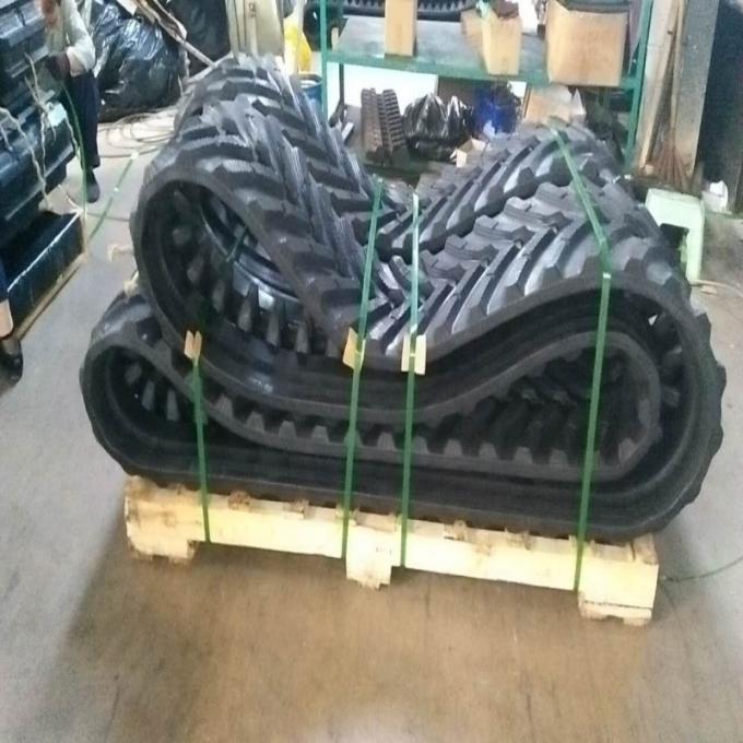 Black Durable Continuous Rubber Track , Rubber Excavator Tracks 450mm Width