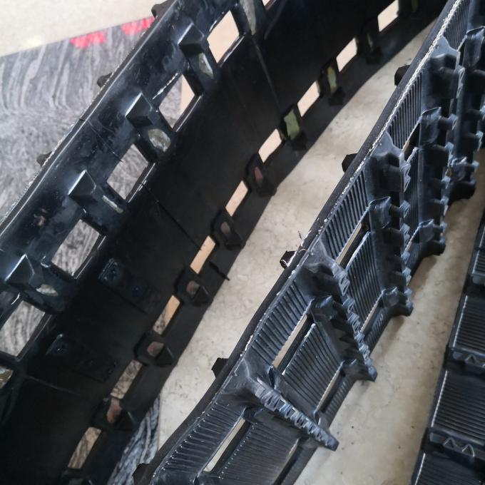 64mm Pitch Continuous Rubber Track 27 Link Snowmobile Rubber Track