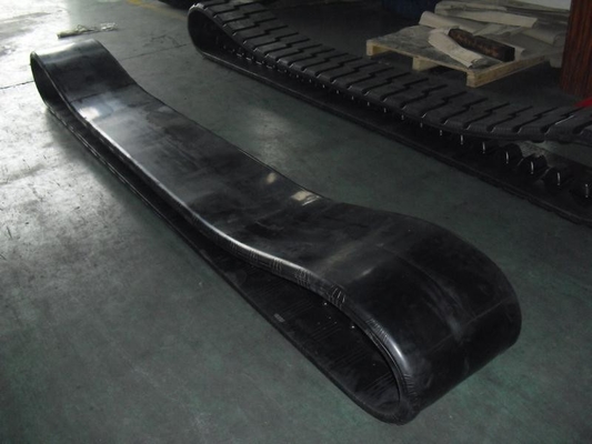 470x152.4x52 Smooth Pattern or Engraved Pattern Rubber Tracks Asphalt Paver Parts With 52 Links