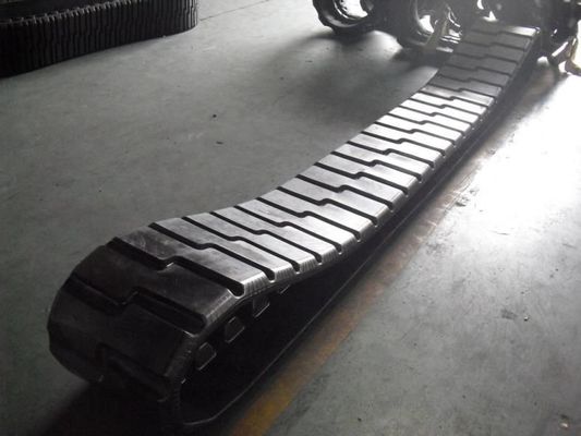 470x152.4x56 Smooth Or Engraved Pattern PF6110 Rubber Tracks Asphalt Paver Parts With 52 Links