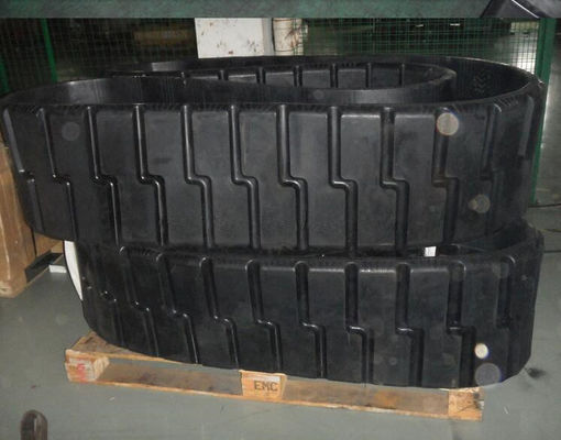 470x152.4x56 Smooth Or Engraved Pattern PF6110 Rubber Tracks Asphalt Paver Parts With 52 Links