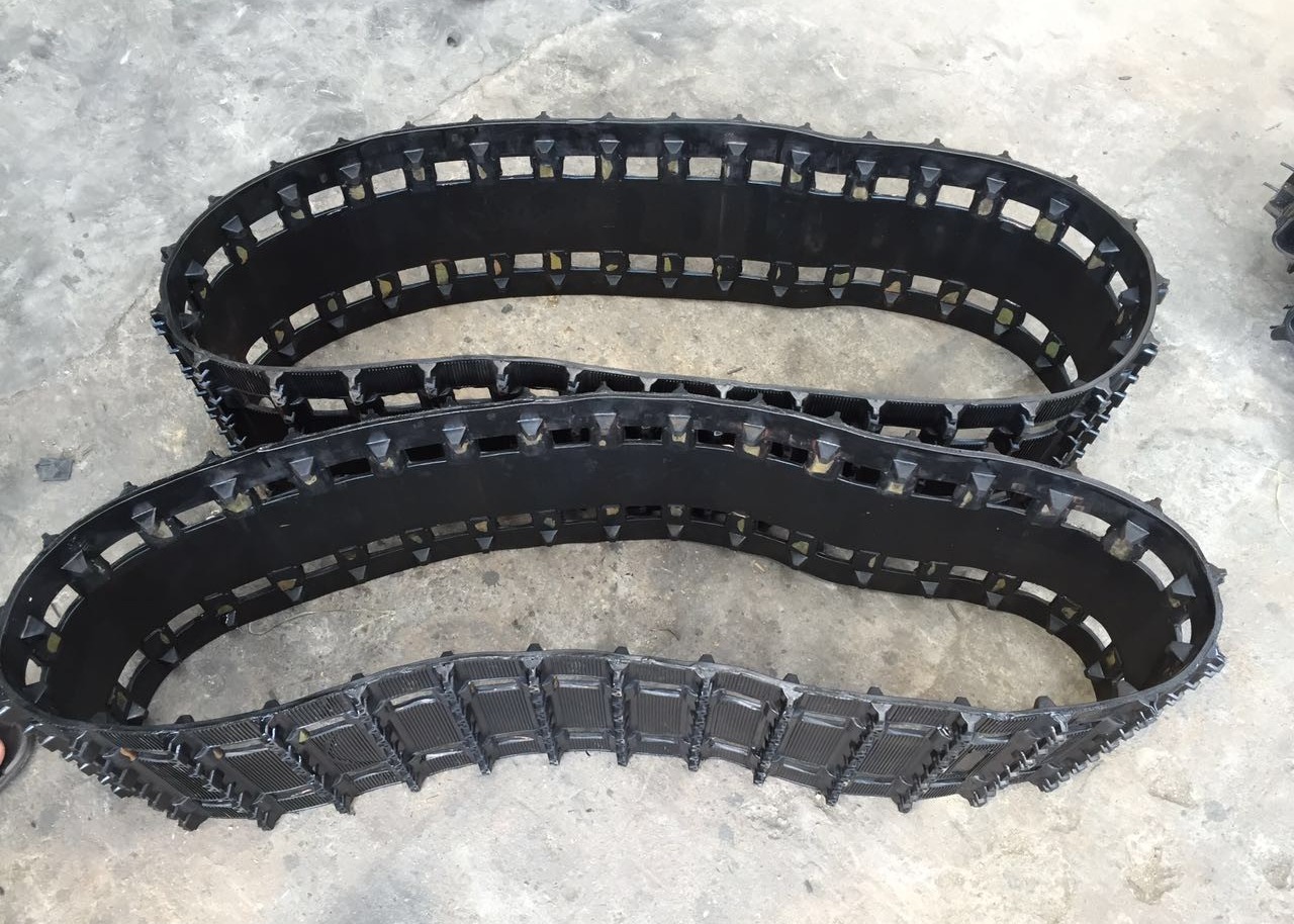 Snowmobile Track Rails 64mm Pitch Snowmobile Rubber Track With Adjustable Links